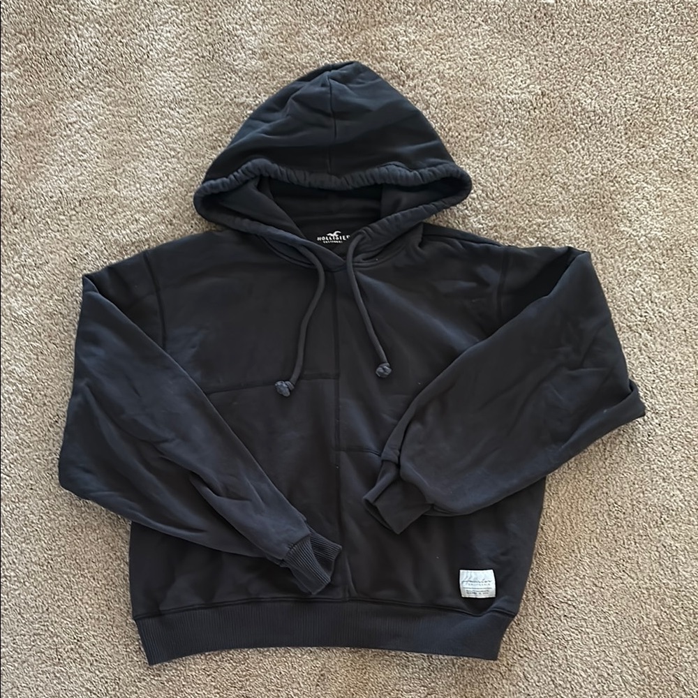 Women’s Hollister Black Sweatshirt